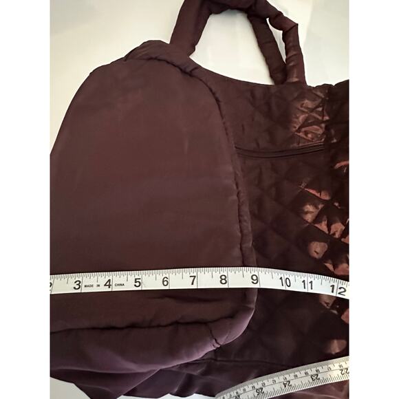 Quilted Weekender Bag - NWOT - Great for Gym or a Weekend Away - Picture 6 of 6